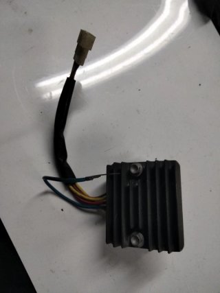 Regulador Luces Aprilia RS 125 (93)