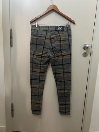 Pantalón de traje a cuadros gris