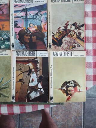 Lote 8 Libros Agatha Christie