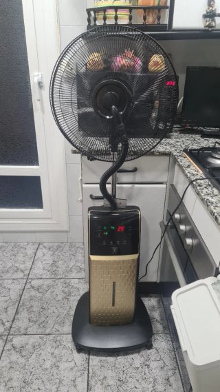 Ventilador de pie con humidificador