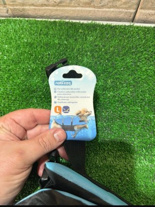 Chaleco salvavidas para perro sin usar