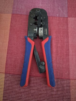 Crimpadora, Tijeras y Destornillador Wiha