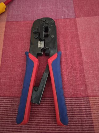 Crimpadora, Tijeras y Destornillador Wiha