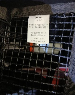 Red separadora de carga para coche