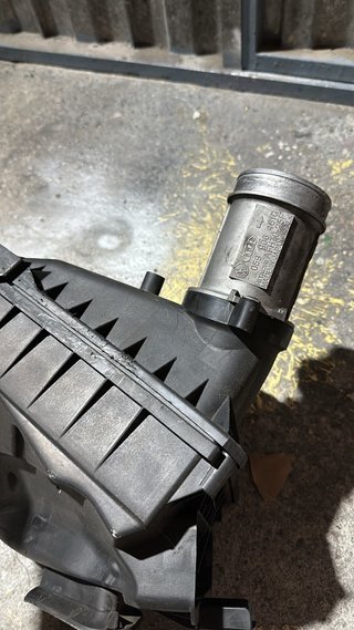 Caja filtro + caudalímetro Audi A4 2.5 TDI