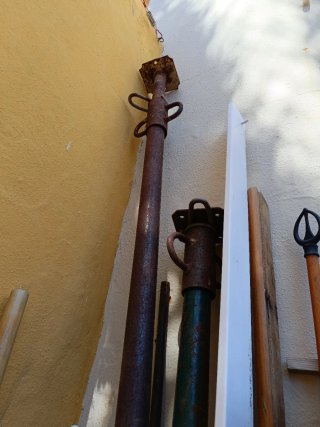 Puntal de obra metálico