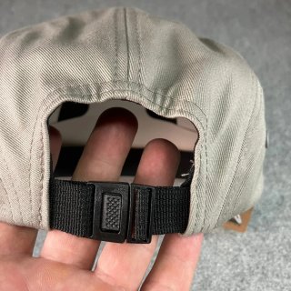 Gorra Carhartt Beige con Logo Naranja