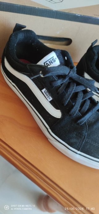 Zapatillas Vans Negras y Blancas