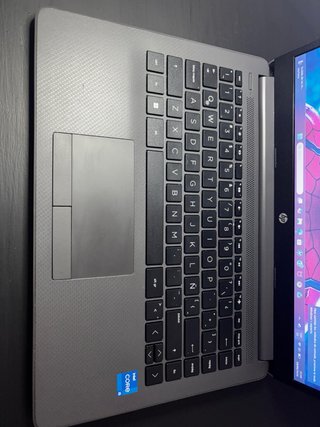 Portátil HP Gris y Negro