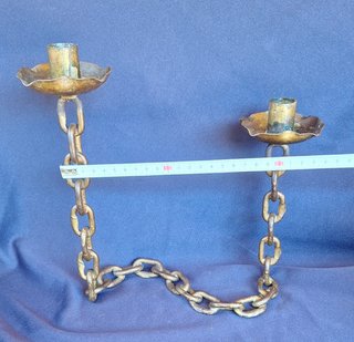 Candelabro vintage de estilo brutalista.