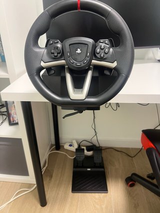 Volante Thrustmaster PS4/PS5/PC + Pedales