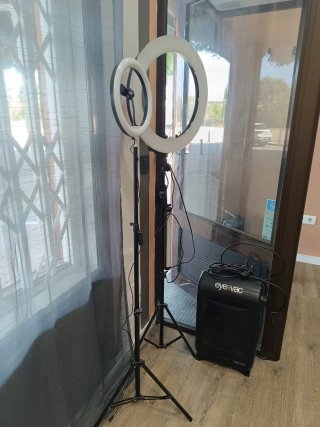 Dos Aros de luz iluminación y Aspirador de pelos