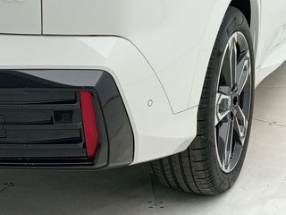 BMW iX2 xDrive30