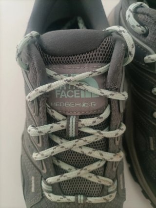 Zapatillas The North Face grises y verdes