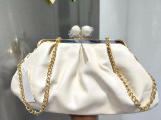 Bolso de fiesta blanco y dorado