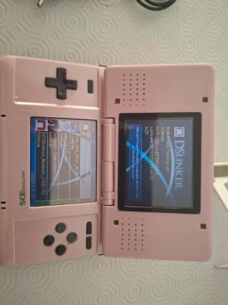Nintendo DS Fat Rosa + Cargador y Juego