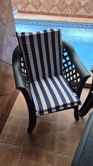 Conjunto 3 Sillas Jardín Azul , sofá y mesa.