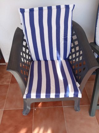 Conjunto 3 Sillas Jardín Azul , sofá y mesa.