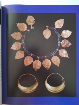 Tesoros de las Culturas Del Mundo Treasures of ...