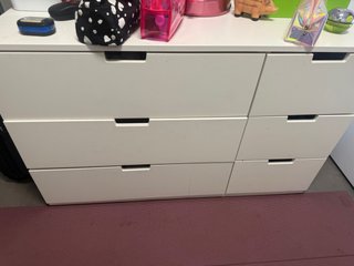 Aparador blanco de IKEA
