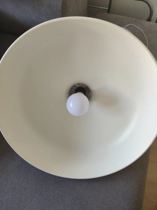 Lámpara de techo colgante blanca y dorada