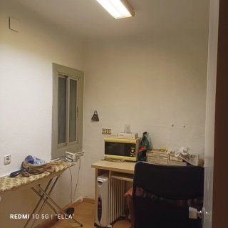 Por jubilación traspaso tienda de ropa.Buena zona.