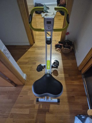 Bicicleta Estática Compacta