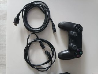 PS4 Slim Negra con Mando