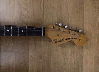 Guitarra Eléctrica Fender Mustang Blanca