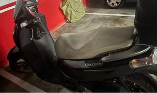 Piaggio Carnaby 125 Negra