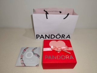 Conjunto Pandora Collar y Pendientes Corazón
