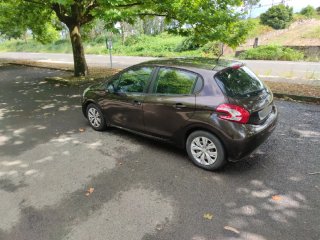 Peugeot 208 2012