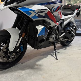 BMW M1000XR