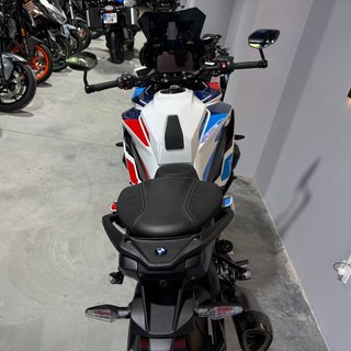 BMW M1000XR