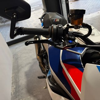 BMW M1000XR