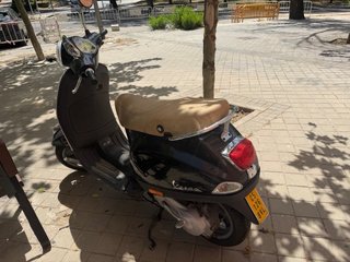 Vespa 50cc Beige/Negra Automática