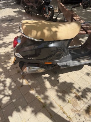 Vespa 50cc Beige/Negra Automática