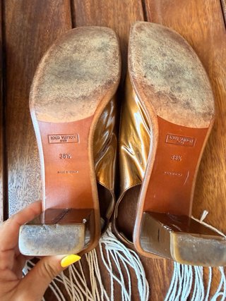 Louis Vuitton charol marrón oro slingbacks