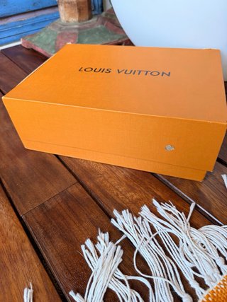 Louis Vuitton charol marrón oro slingbacks