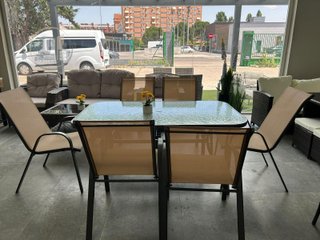 Mesa Exterior con Seis Sillas