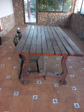 Muebles varios de comedor y sillas . Varias fotos