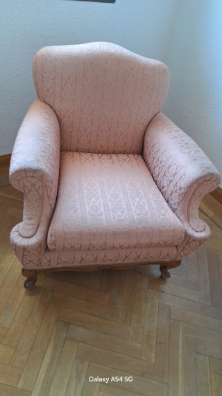 Conjunto de salón clásico: sofá y sillones