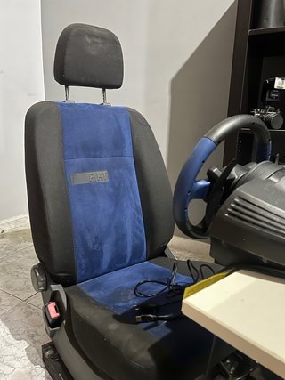 Thrustmaster T150 con pedales ps4