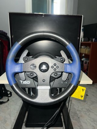 Thrustmaster T150 con pedales ps4
