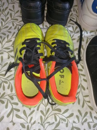 Lote de Zapatillas Deportivas Niño