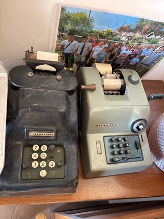 Calculadoras antiguas Olivetti y otra