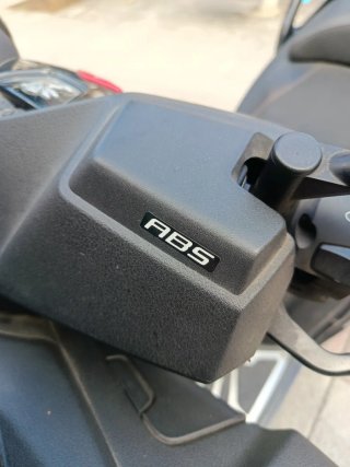 Peugeot Metropolis 400 RXR Negra