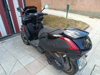 Peugeot Metropolis 400 RXR Negra