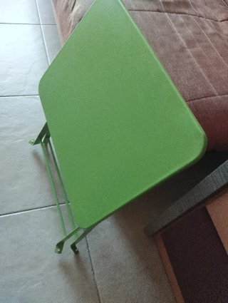 Mesita plegable verde