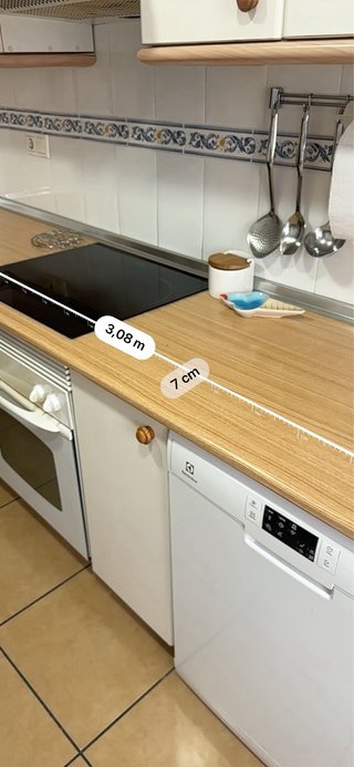 Cocina completa blanca y madera